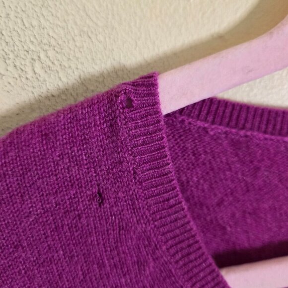 Alex Marie Rasberry 100% Cashmere V Neck Sweater Size L - Picture 3 of 4